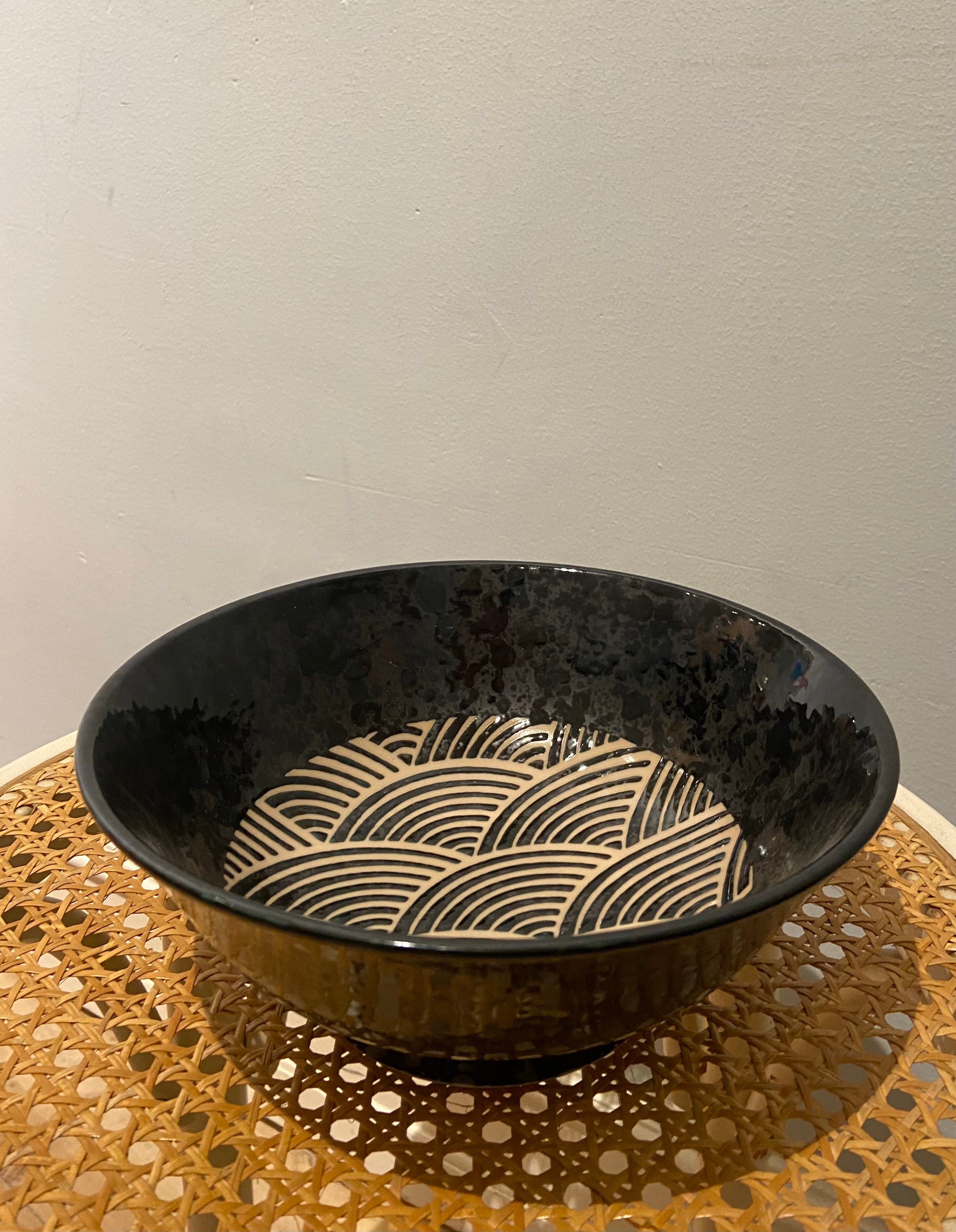 Ramen bowl with wave pattern in black