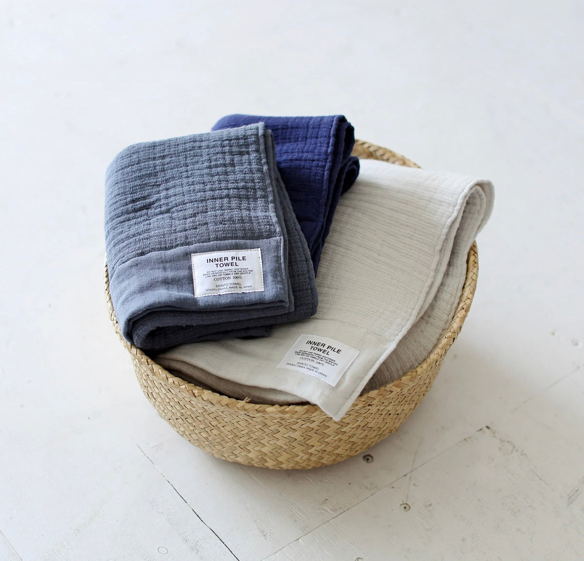 Inner Pile Towel: 130x 63 cm