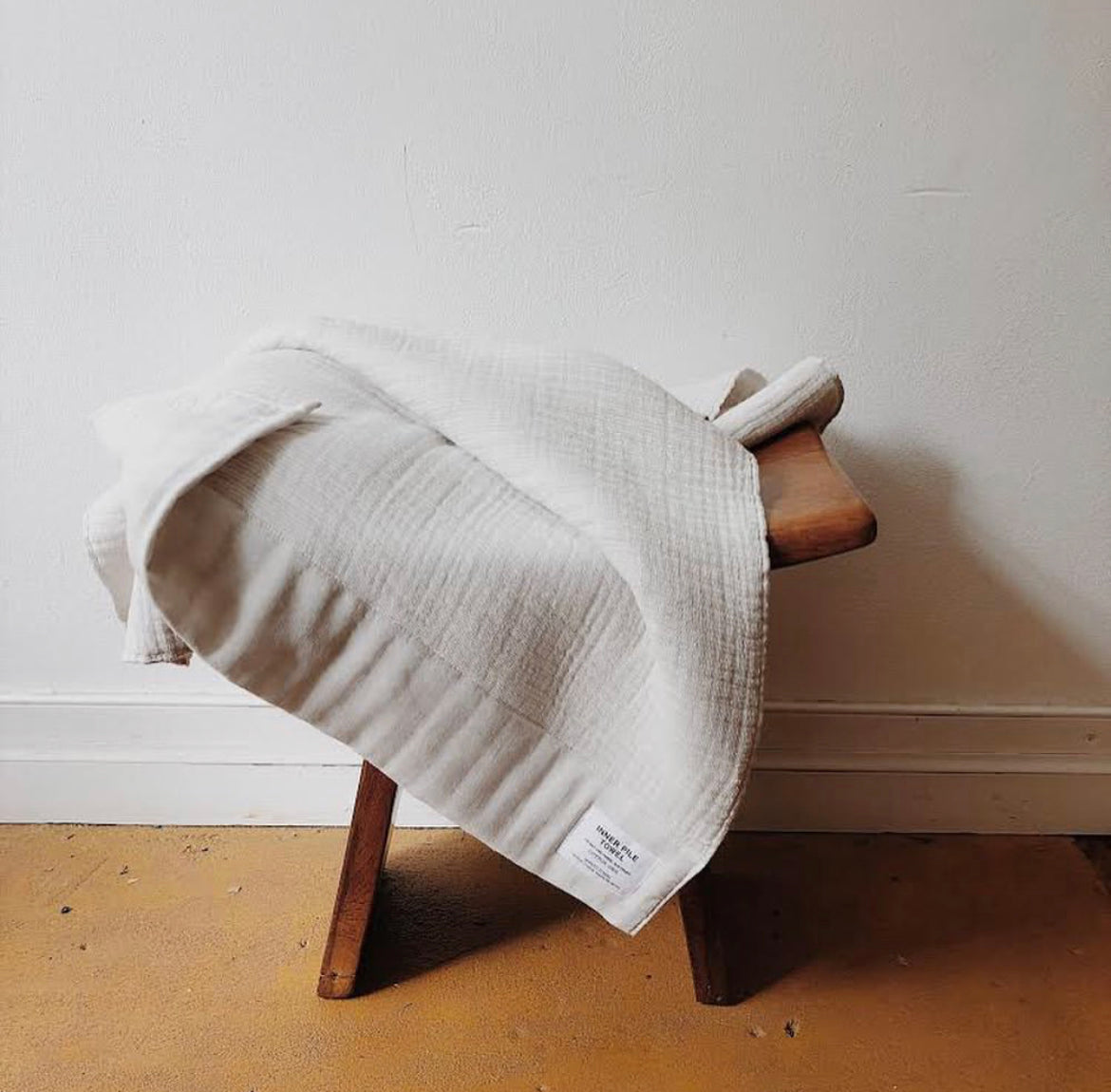 Inner Pile towel: 82x29 cm
