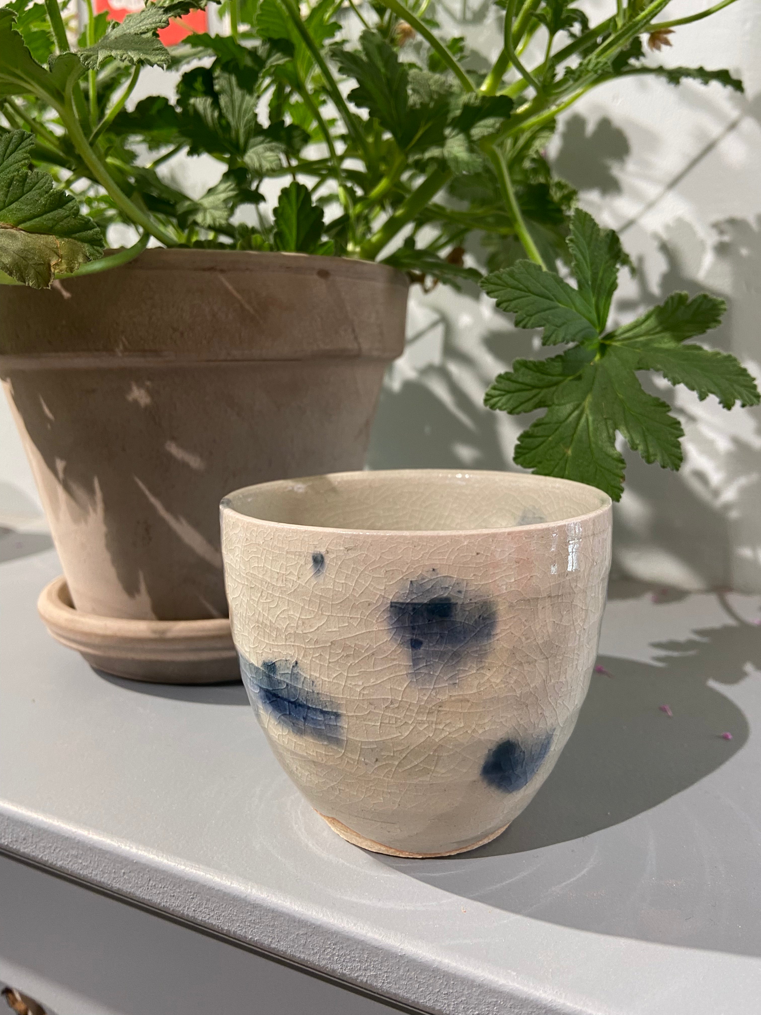 (Would like to have it again) Japanese cup with blue spots