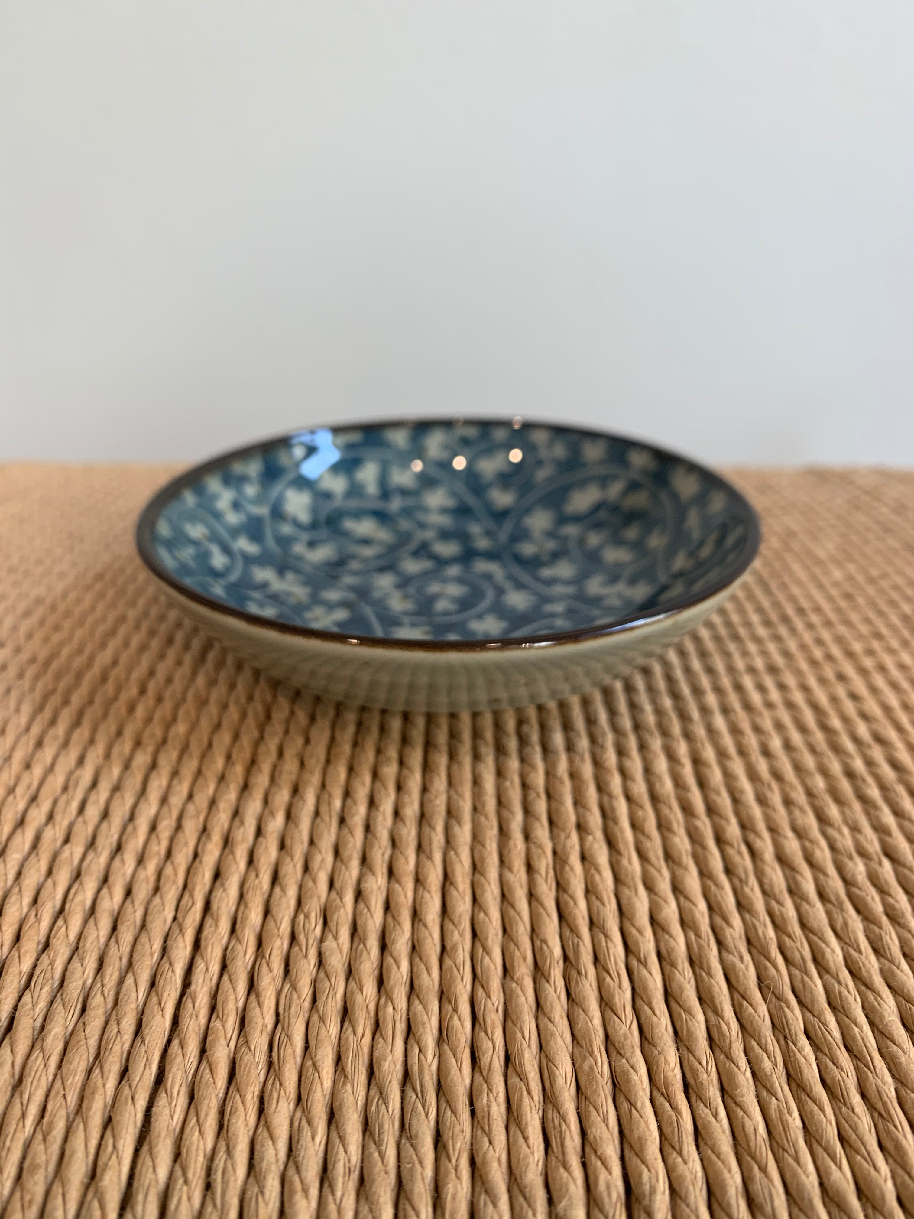 Soy bowl with floral motif