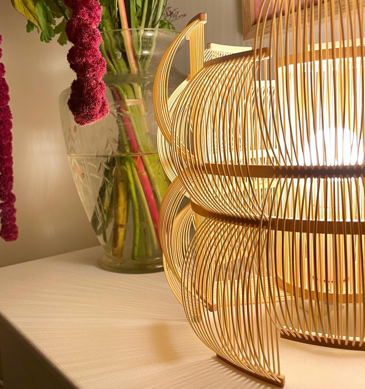 Håndlavet bordlampe i bambus: SEN