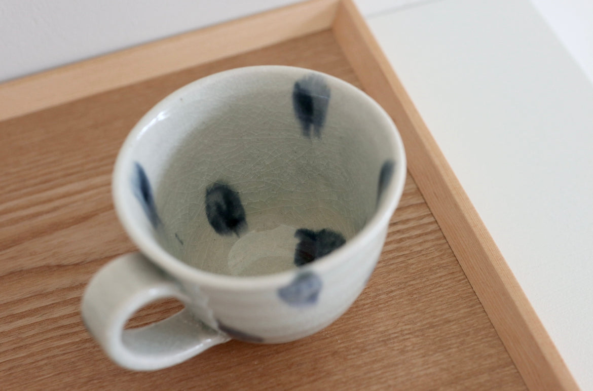 Japansk kop med blå pletter og hank