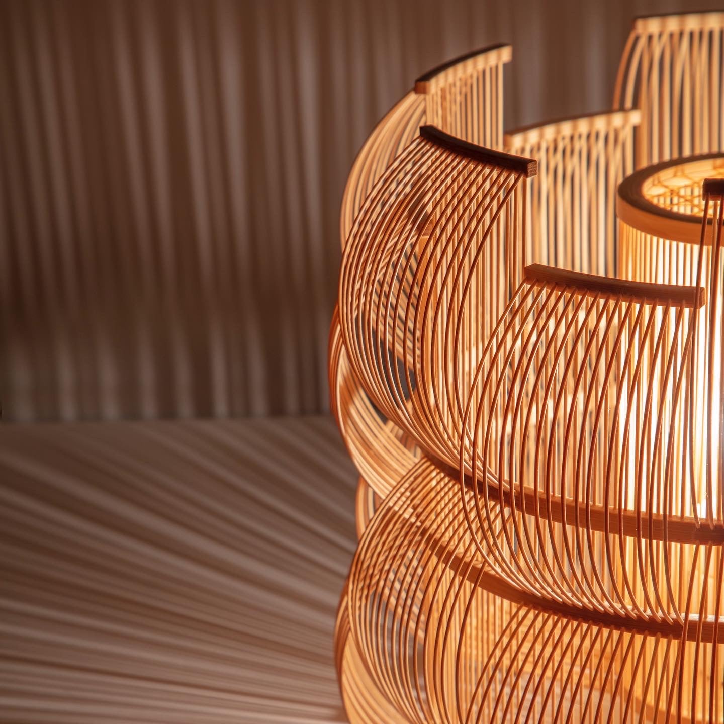 Handmade bamboo table lamp: SEN