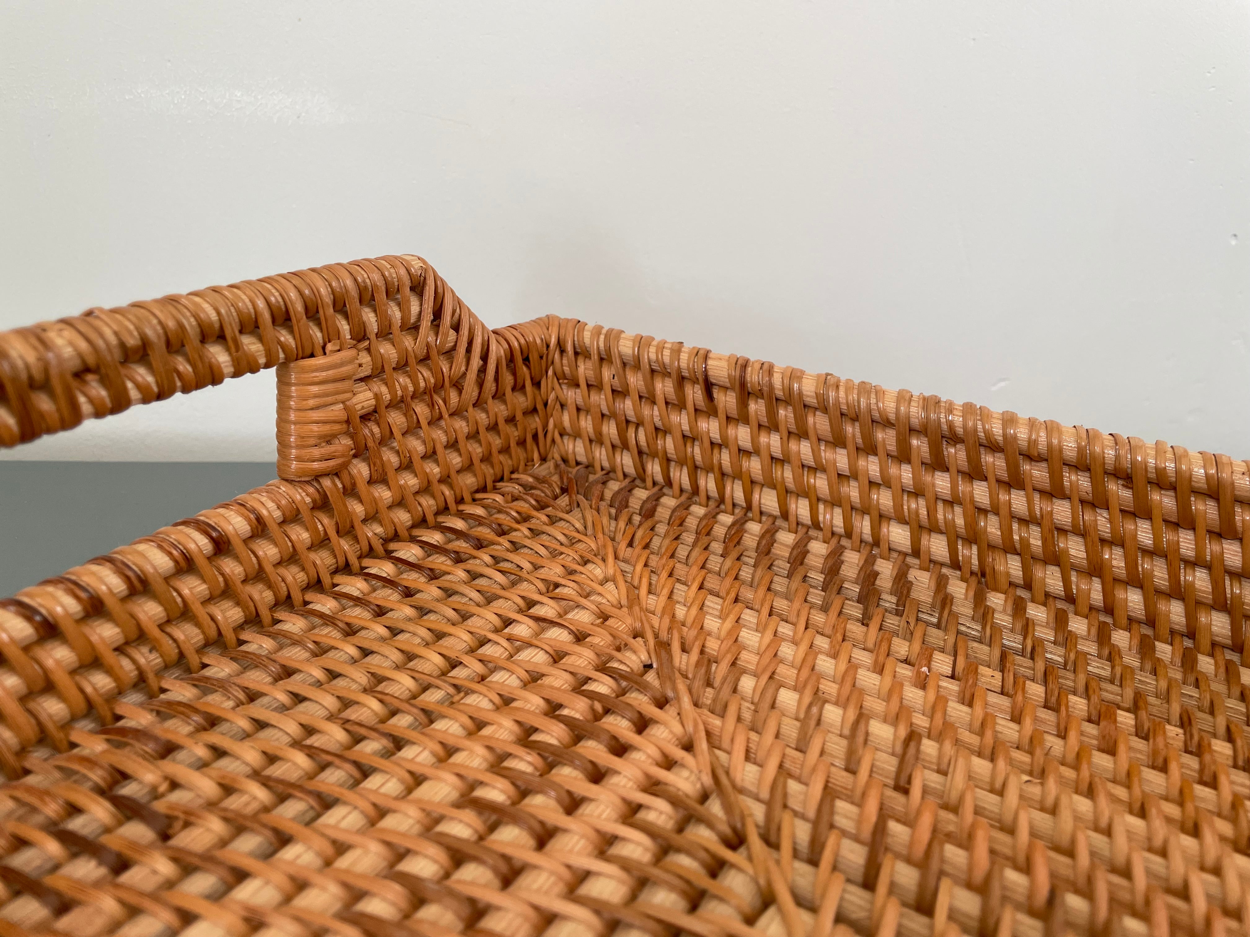 Hakobu - Handmade rattan tray