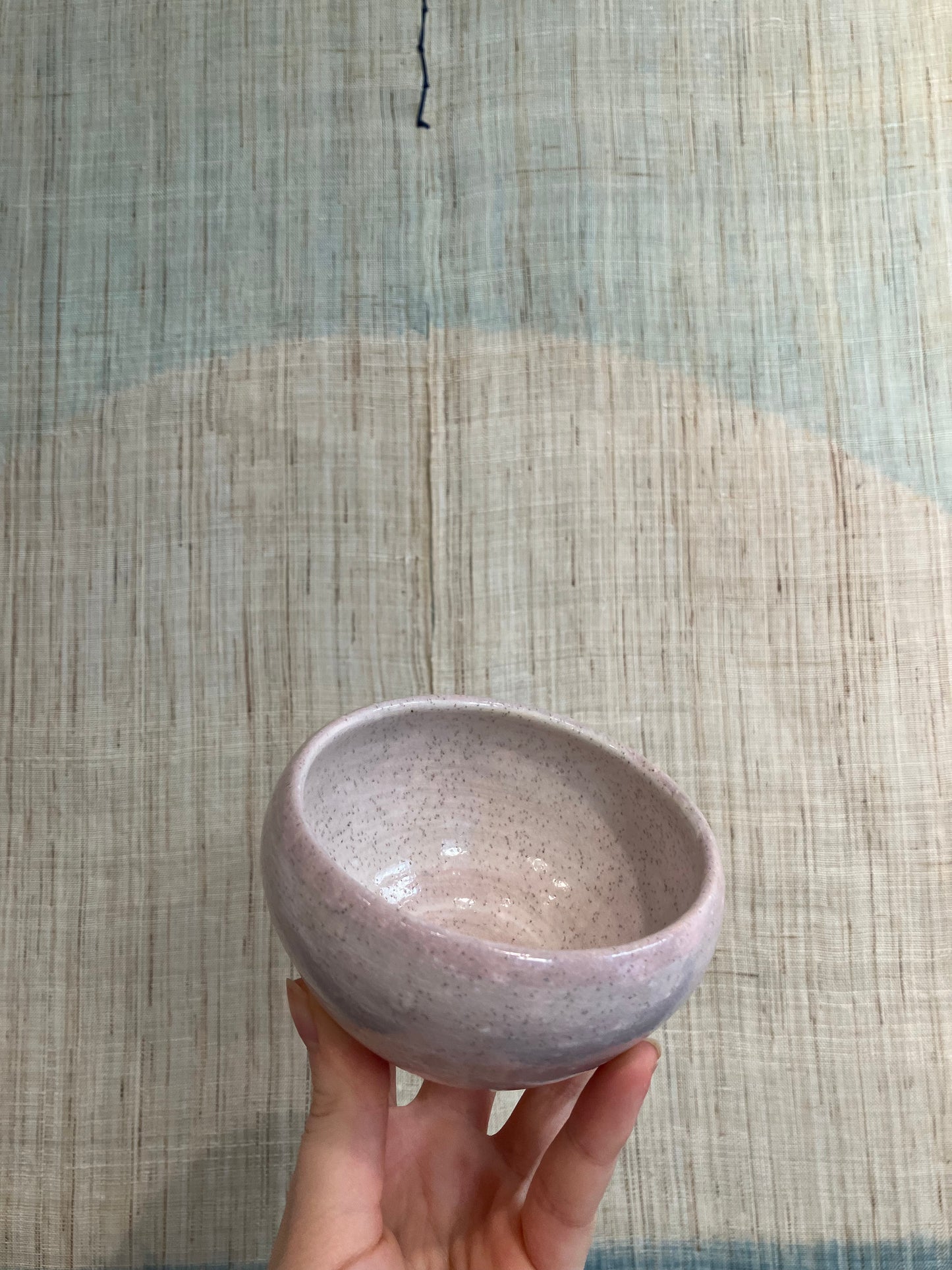 Lille lyserød keramikskål
