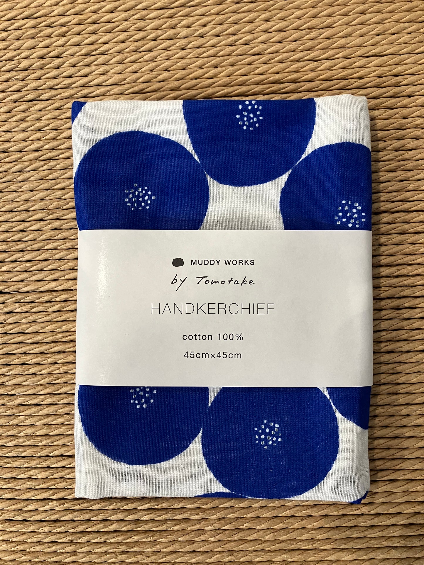Handkerchief med blomster (tørklæde)