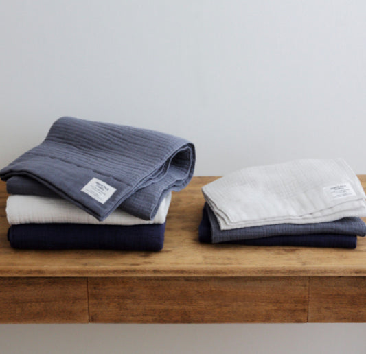 Inner Pile towel: 82x29 cm