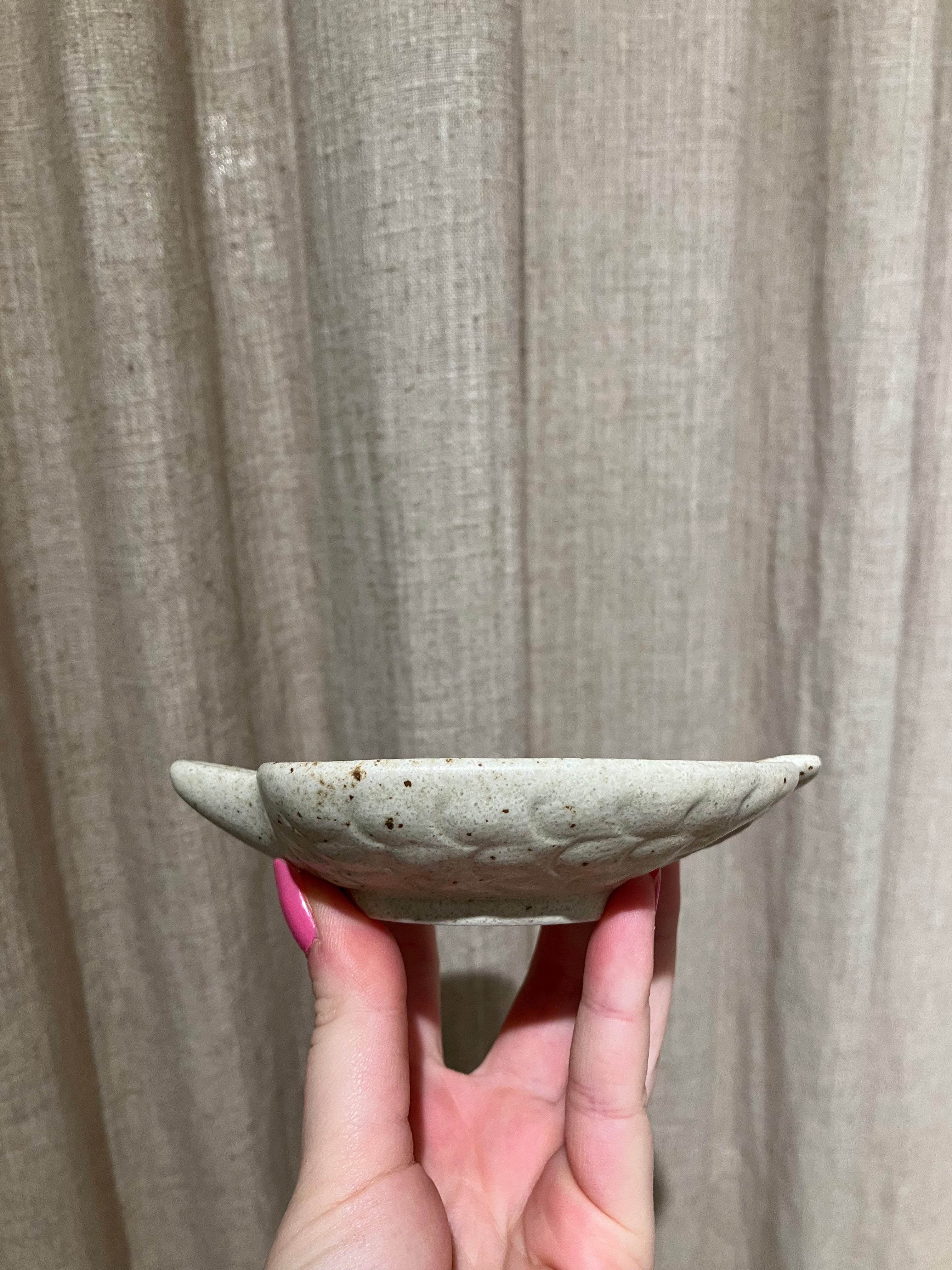 Japanese bird bowl in off-white