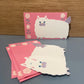 Lille kort + lyserød kuvert, hvid kat