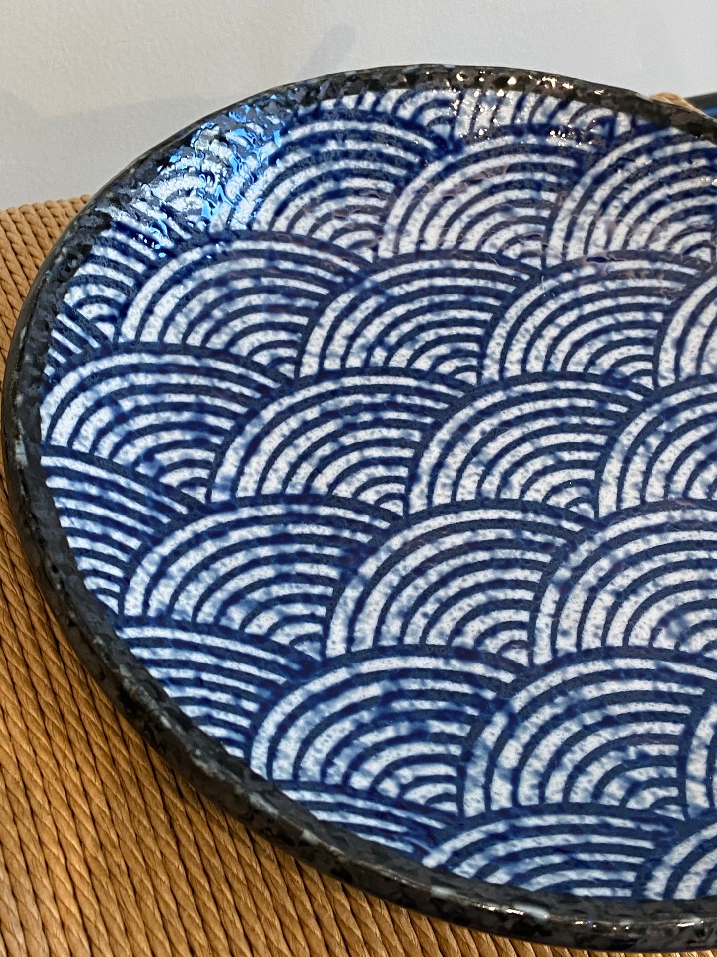 Blå tallerken med bølger, stor