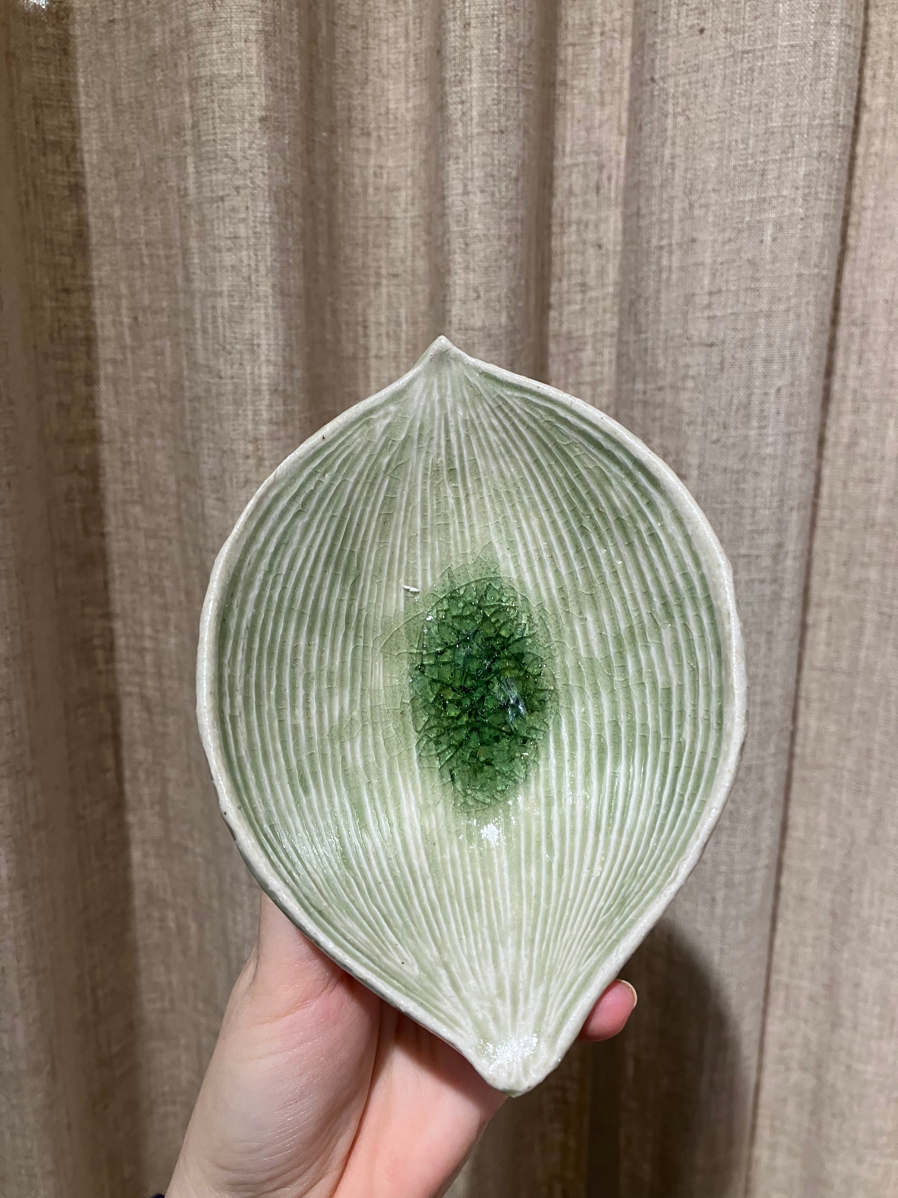 Green ceramic leaf bowl