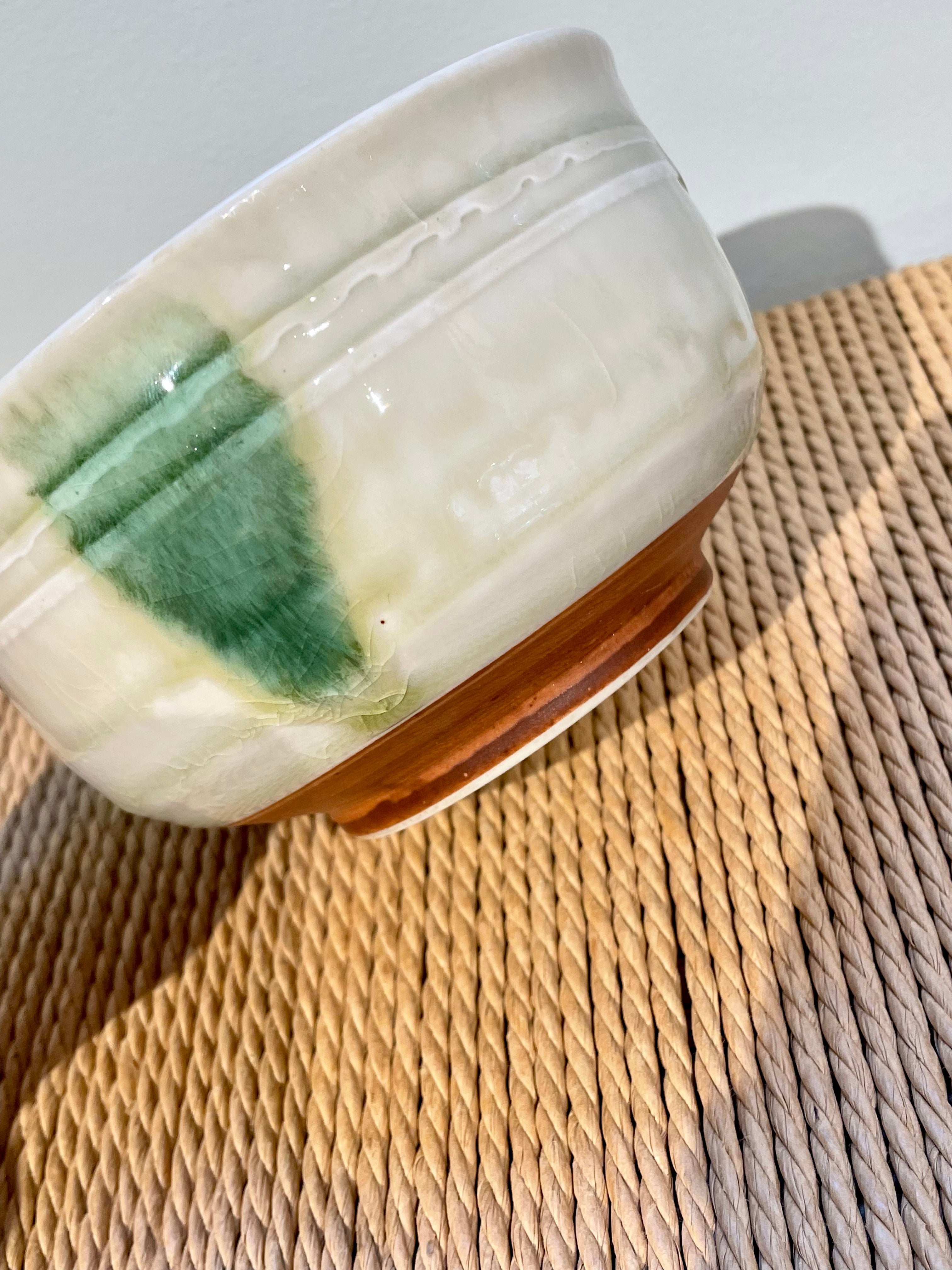 Japansk skål med grønt mønster