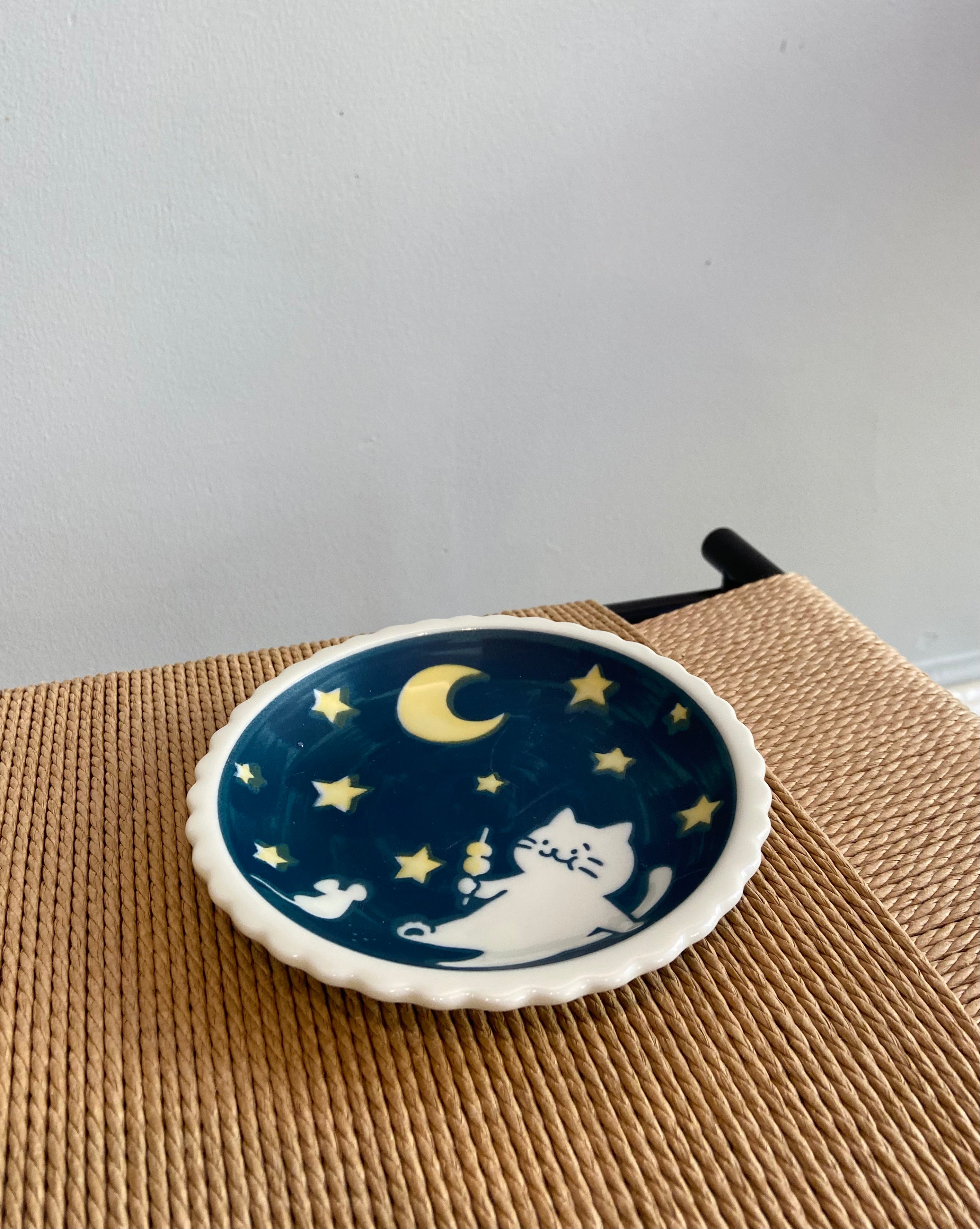 Cat plate with stars
