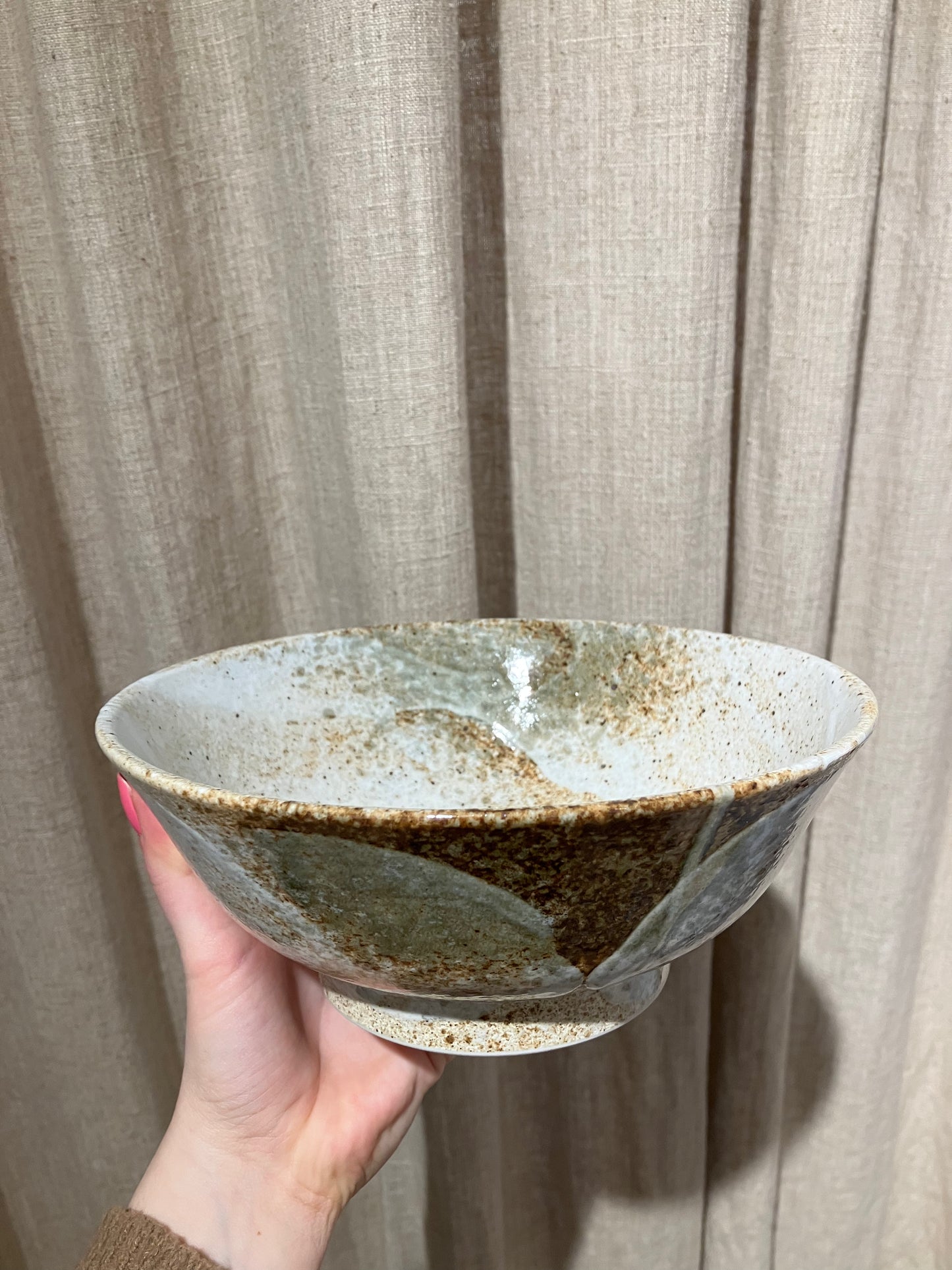 Ramenskål med beige, brun og grøn glasur