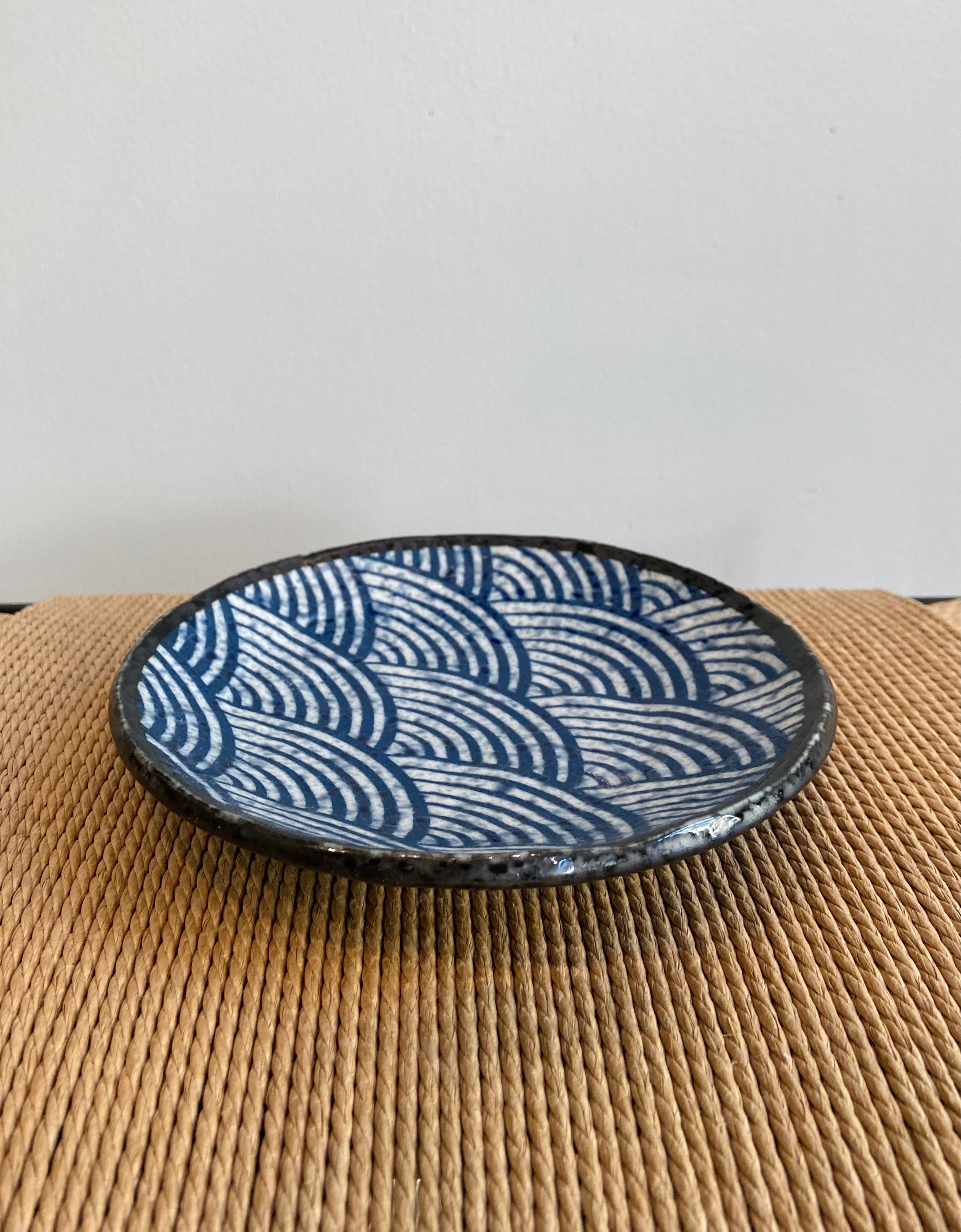 Blue plate with waves, small